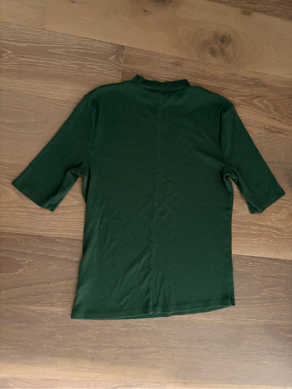 Classic Green Short-Sleeve Women’s Top Sized M